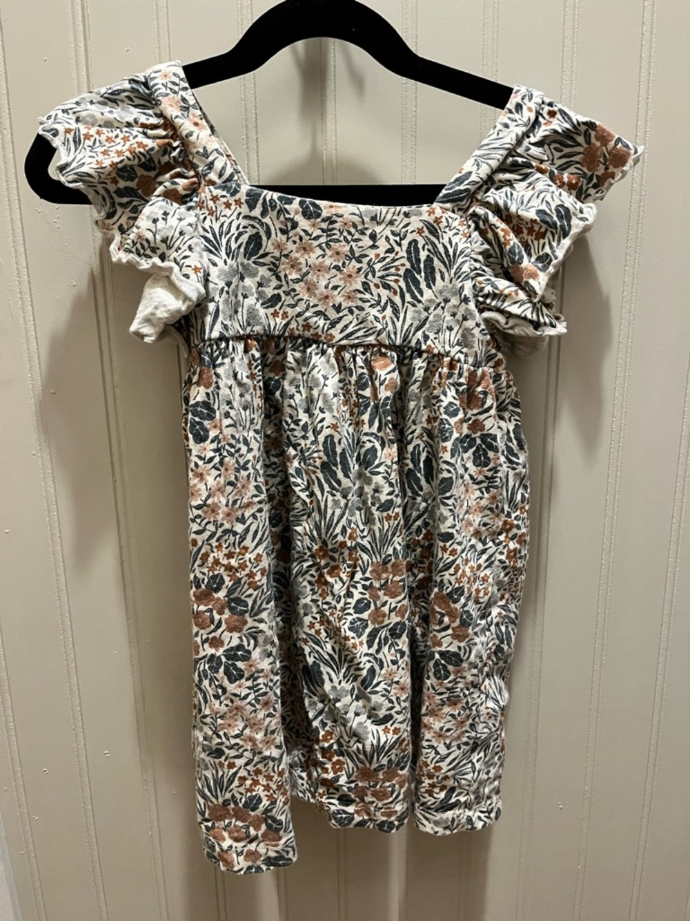 Rylee + Cru Floral Ruffle Shoulder Dress in Cream, Rust & Navy